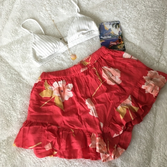 Billabong Shorts - Picture 2 of 3